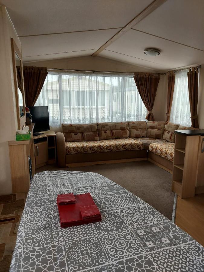 6 Berth Pet Friendly Caravan On Sandy Glade Berrow Zewnętrze zdjęcie
